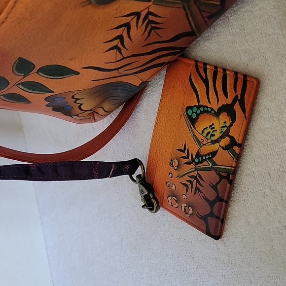 Anuschka hand painted leather medium flap messenger - Picture 15 of 16